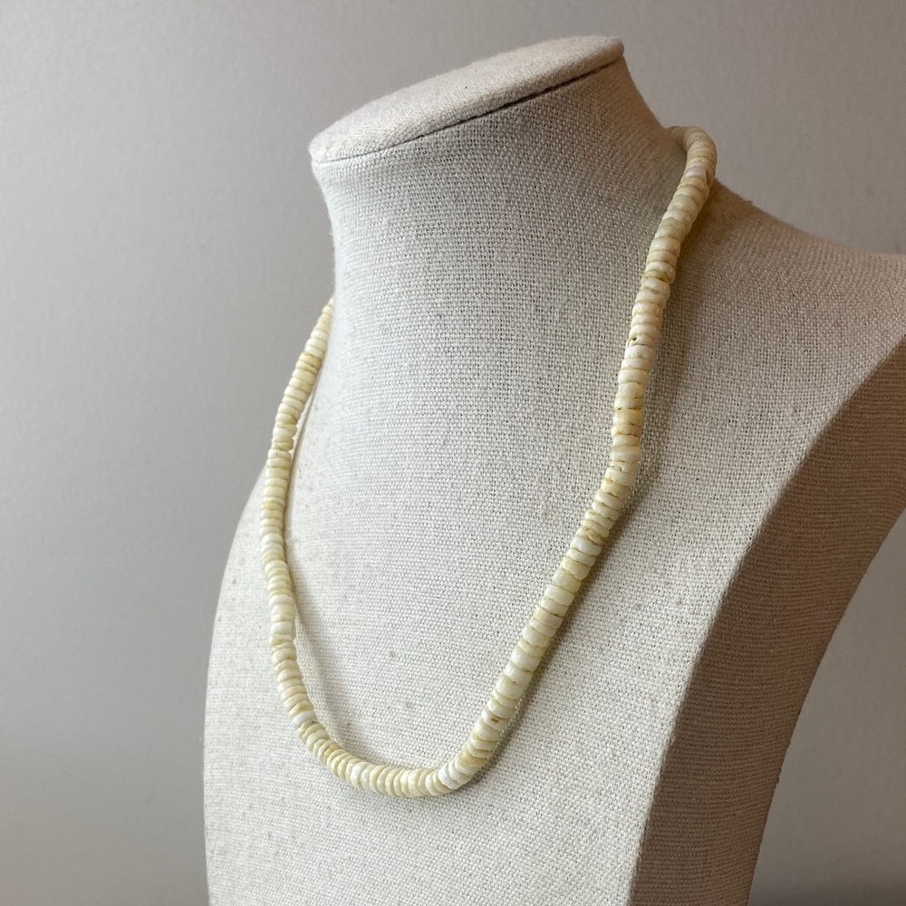 Shell necklace - Picture 2 of 4